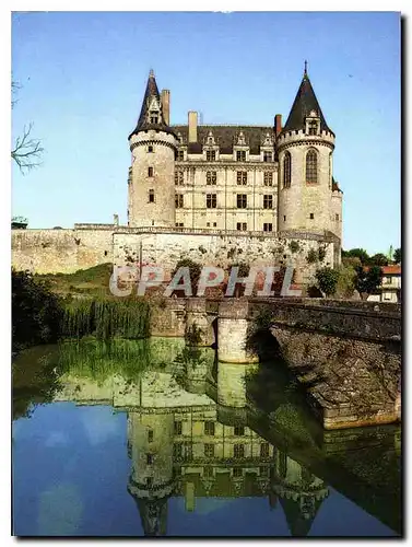 Cartes postales moderne La Rochefoucauld Charente Le Chateau flanque de tours aux angles et dont les cotes correspondent