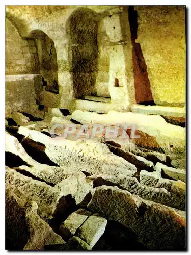 Cartes postales moderne Aubeterre sur Dronne Charente Interieur de l'Eglise Monolithe Salle des Sarcophages