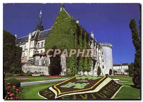 Cartes postales moderne Charente Angouleme L'Hotel de Ville et le square J Kennedy