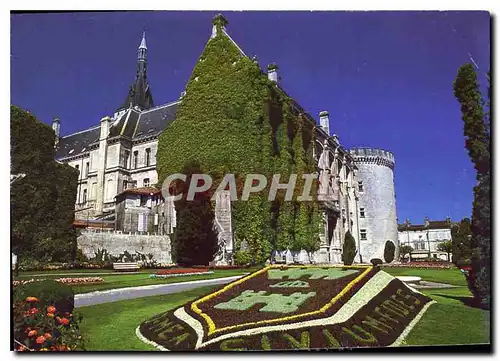 Cartes postales moderne Charente Angouleme L'Hotel de ville et le square J Kennedy