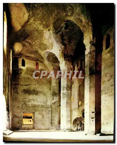 Cartes postales moderne Aubeterre sur Dronne Charente Interieur de l'Eglise Monolithe Hauteur des Voutes