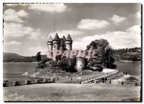 Cartes postales moderne Le Chateau de Val vu de la route pres Lanobre