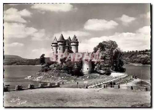 Cartes postales moderne Le Chateau de Val vu de la route pres Lanobre Cantal