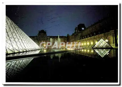 Cartes postales moderne Musee du Louvre Miroirs d'eau la nuit le Louvre et la Pyramide