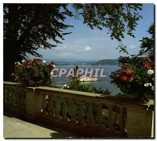 Cartes postales moderne Ile de Mainau au Lac de Constance vue de la terrasse du chateau vers le village d'Unteruhidingen