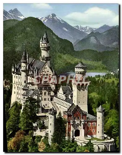 Moderne Karte Konigsschloss Neuschwanstein mit Blick auf Schlob Hohenschwangau und Schwansee gegen Tiroler Alp