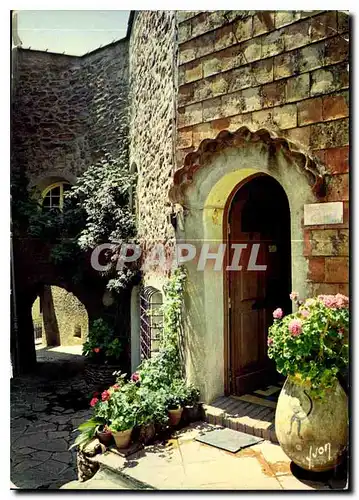 Cartes postales moderne Couleurs et Lumiere de France la Cote d'Azur miracle de la nature Etude sur un vieux Village pro