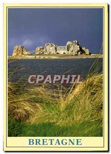 Cartes postales moderne Couleurs de Bretagne Maison typique blottie entre les rochers