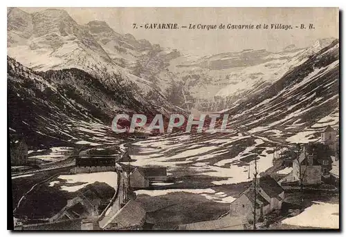 Cartes postales Gavarnie le Cirque de Gavarnie et le Village