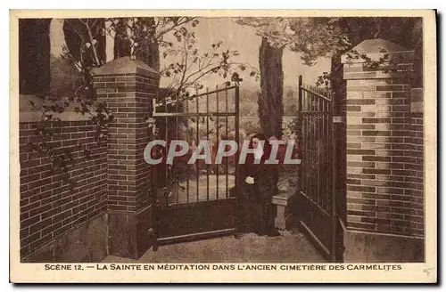 Cartes postales La Sainte en Meditation dans L'Ancien cimetiere des Carmelites