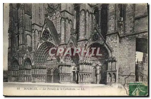 Ansichtskarte AK Bourges Les Portails de la Cathedrale