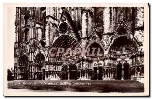 Ansichtskarte AK Bourges La Cathedrale Le Portail Occidental