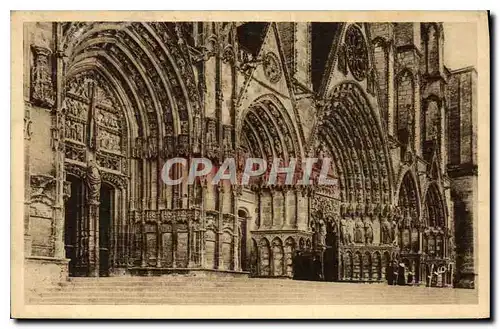 Ansichtskarte AK Bourges La Cathedrale Detail de la facade