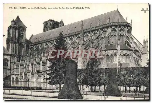 Cartes postales Bourges La Cathedrale vue prise du Jardin de l'Hotel de Ville