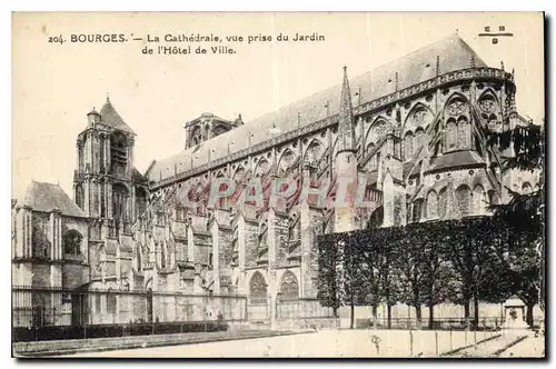 Ansichtskarte AK Bourges La Cathedrale vue prise du Jardin de l'Hotel de Ville