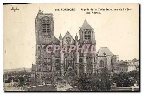 Cartes postales Bourges Facade de la Cathedrale vue de l'Hotel des Postes