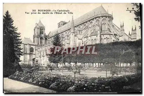 Ansichtskarte AK Bourges La Cathedrale Vue prise du Jardin de l'Hotel de Ville