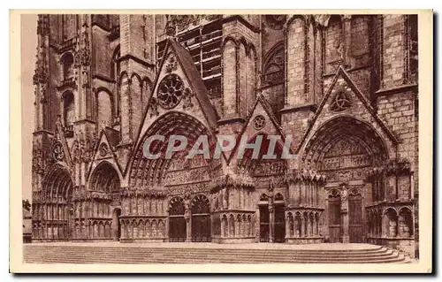 Ansichtskarte AK Bourges La Cathedrale Le Portail Occidental