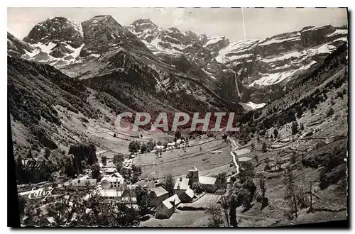 Cartes postales Gavarnie Le Cirque et le Village