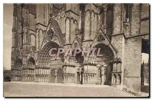 Ansichtskarte AK Bourges les Portails de la Cathedrale