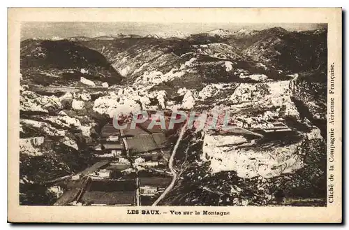 Cartes postales Les Baux vue sur la Montagne