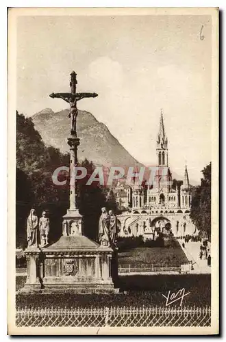 Ansichtskarte AK Lourdes la Basilique et le Calvaire Breton