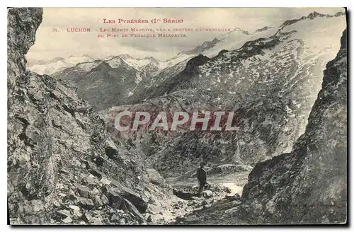 Cartes postales Les Pyrenees Luchon les Monts Maudits vue a travers du port