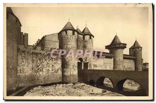 Ansichtskarte AK La Douce France Carcassonne Aude La Cite Entree du Chateau Les Hourds