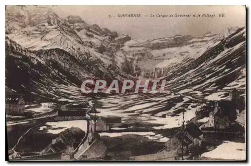 Cartes postales Gavarnie Le Cirque de Gavarnie et le Village