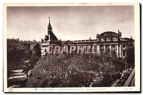 Ansichtskarte AK Toulouse facade est du Capitole Donjon et Square