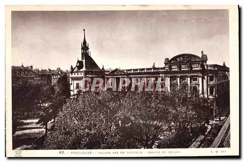 Cartes postales Toulouse facade est du Capitole Donjon et Square