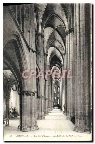 Cartes postales Bourges La Cathedrale Bas Cote de la Nef