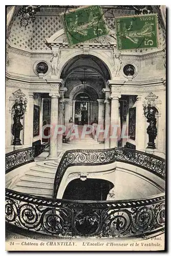 Cartes postales Chateau de Chantilly L'Escalier d'Honneur et le Vestibule