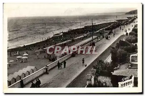 Ansichtskarte AK Cabourg Calvados La Digue et Vue Generale de la Plage