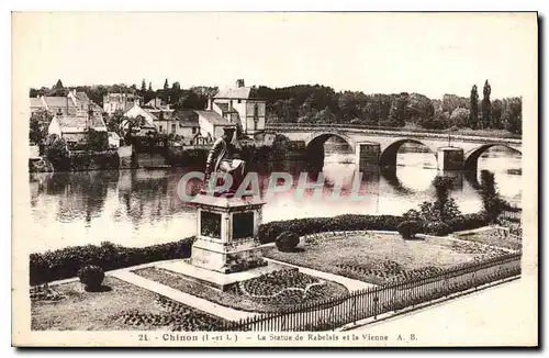 Cartes postales Chinon La Statue de Rabelais et la Vienne