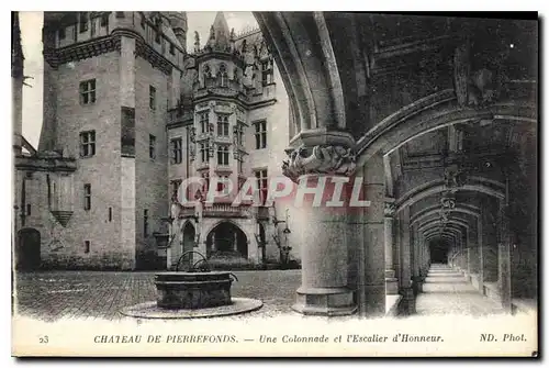 Cartes postales Chateau de Pierrefonds Une Colannade et l'Escalier d'Honneur