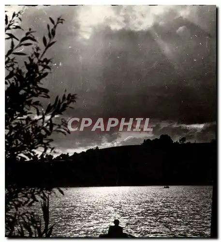 Cartes postales La Franche-Comte Pittoresque Crepuscule sur le lac