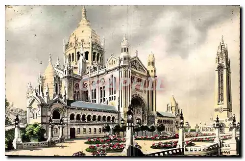 Cartes postales La Basilique de Lisieux Panorama general