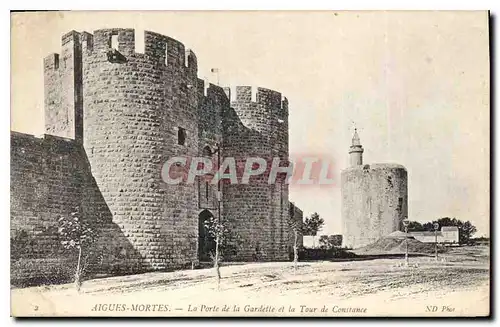 Ansichtskarte AK Aigues Mortes La Porte de la Gardette et la Tour de Constance