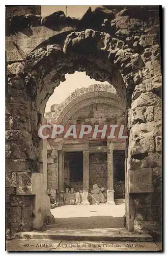 Cartes postales Nimes Le Temple de Diane l'Entree