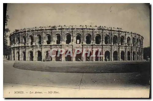 Cartes postales Nimes Les Arenes