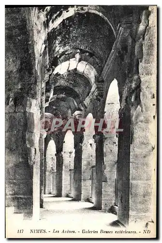 Cartes postales Nimes Les Arenes Galeries Basses exterieures