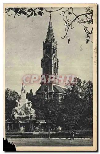 Cartes postales Nimes Gard Fontaine Pradier et Eglise Ste Perpotue