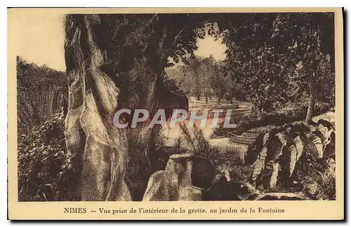 Ansichtskarte AK Nimes Vue prise de l'Interieur de la grotte au jardin de la Fontaine