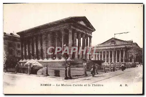 Ansichtskarte AK Nimes La Maison Carree et le Theatre