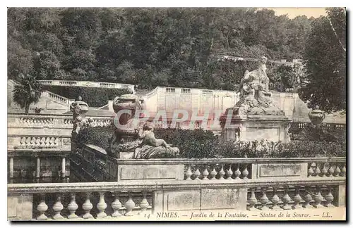 Ansichtskarte AK Nimes Jardin de la Fontaine Statue de la Source