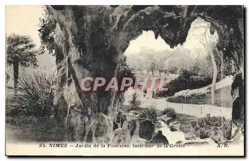 Cartes postales Nimes Jardin de la Fontaine interieur de la Grotte