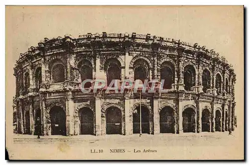 Cartes postales Nimes Les Arenes