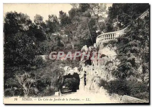 Ansichtskarte AK Nimes un coin du jardin de la Fontaine