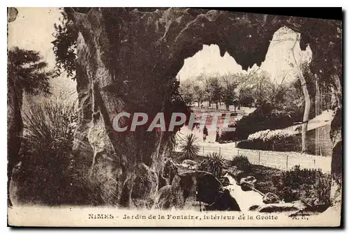 Cartes postales Nimes Jardin de la Fontaine interieur de la Grotte
